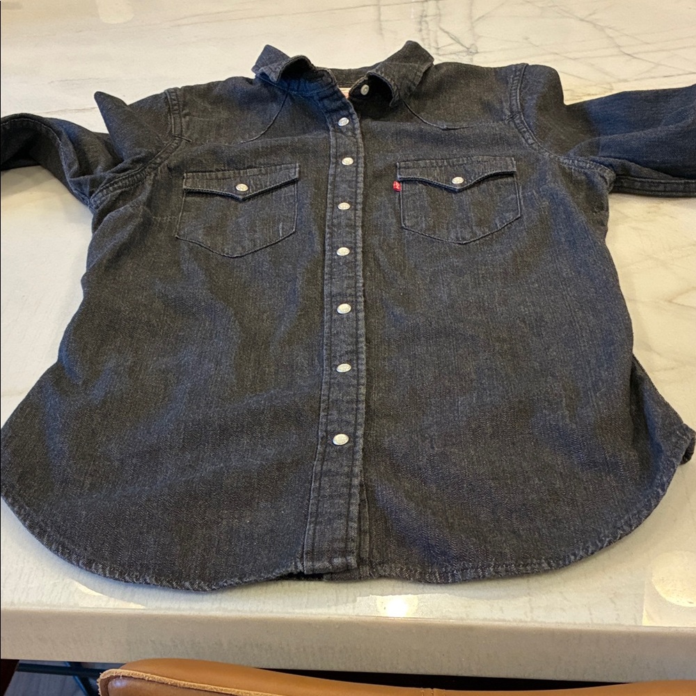 Women’s Levi's Black Denim Shirt with Snap Buttons. - Picture 4 of 7